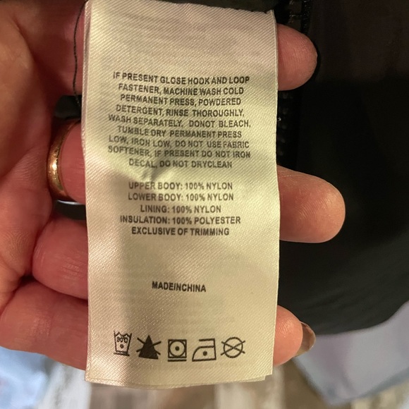 Valuker 2X EUC black winter coat with faux fur trim. Thigh length. Super warm. - Picture 2 of 10